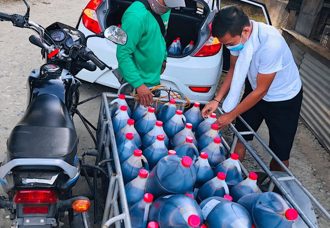 Ano ang Molasses at Paano Ito Ihalo sa Inumin ng mga Rhode Island Red?